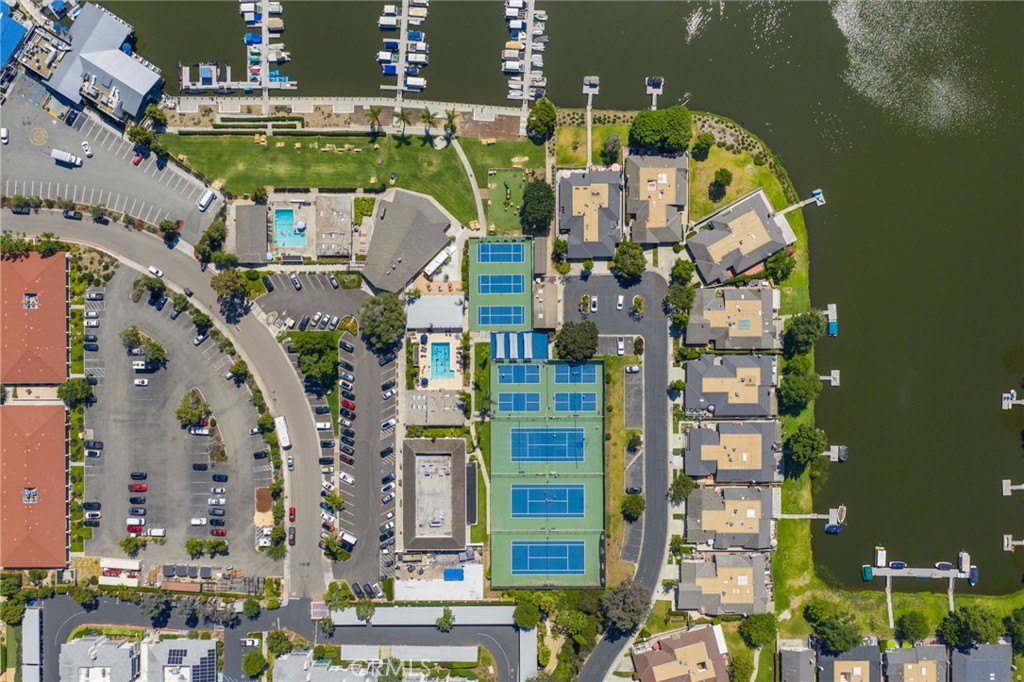 982 Camino Del Arroyo Drive 49