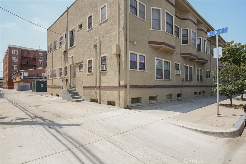 354 Chestnut Avenue 33