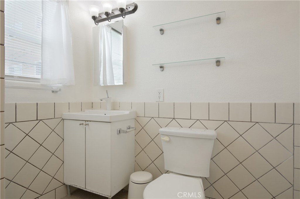 354 Chestnut Avenue 33