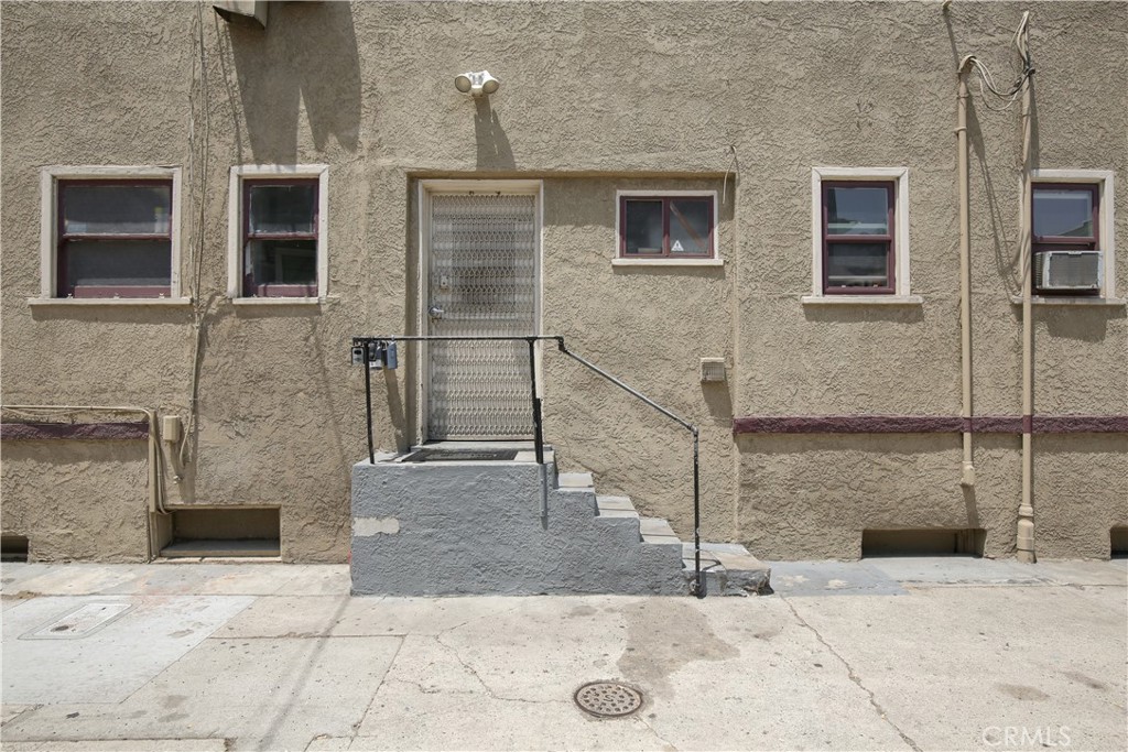 354 Chestnut Avenue 33