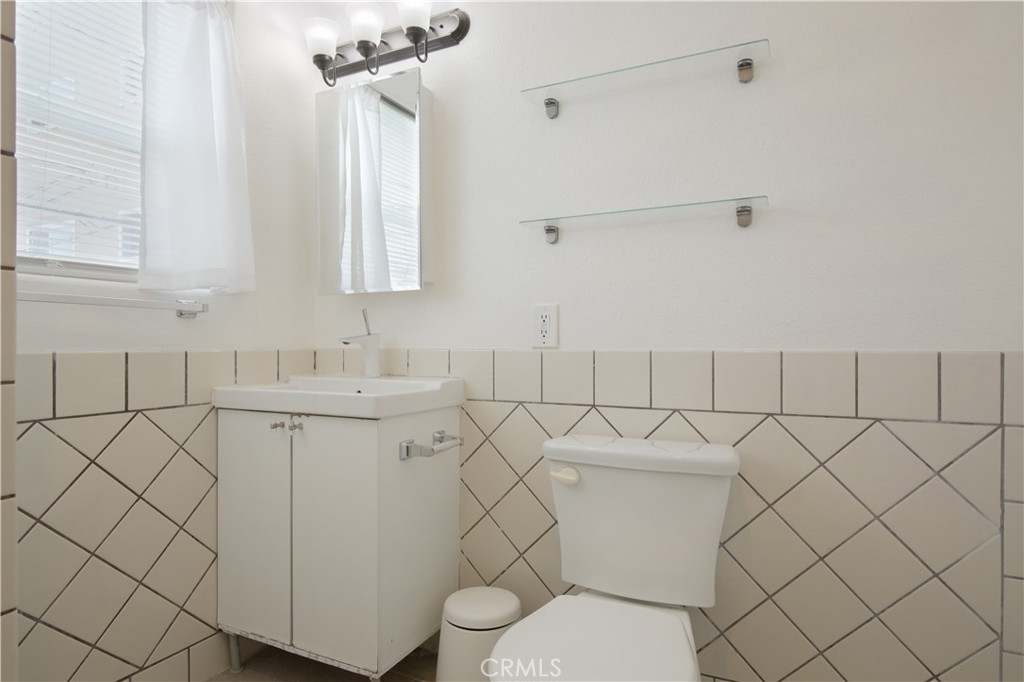 354 Chestnut Avenue 33