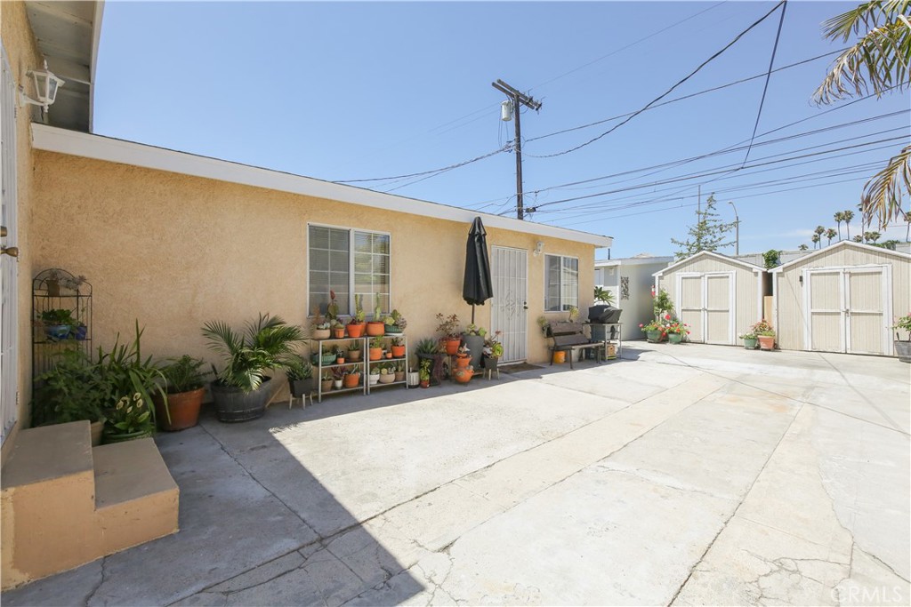 2815 Exposition Place