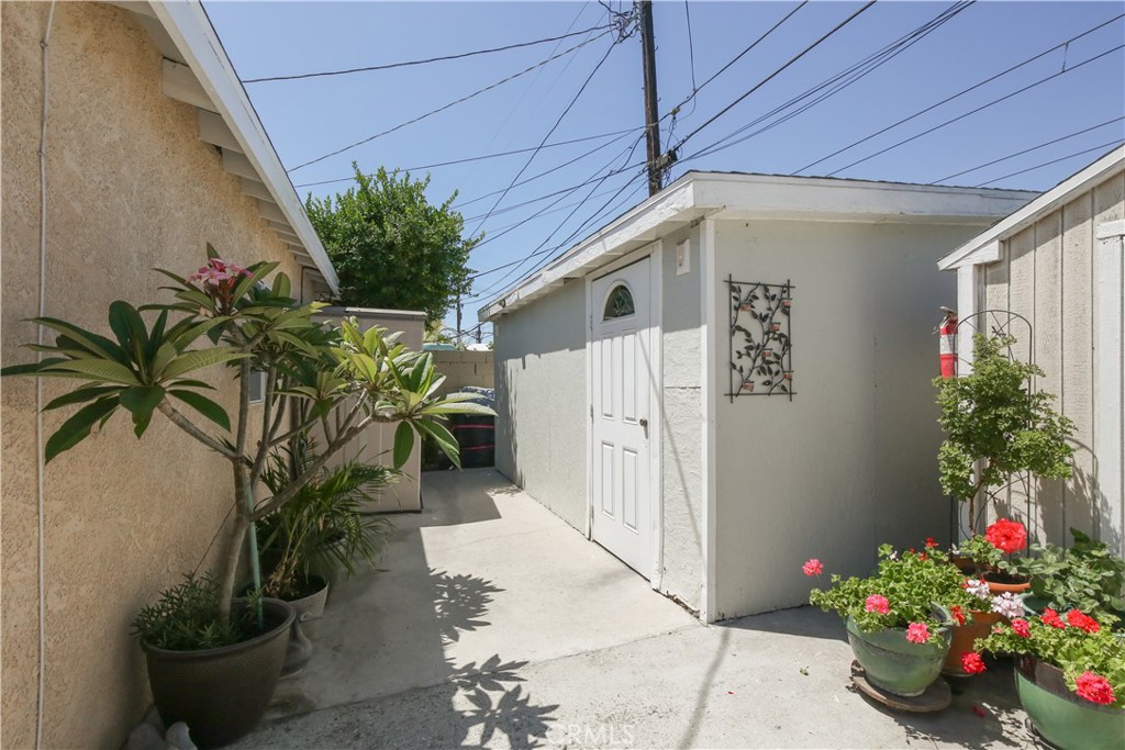 2815 Exposition Place