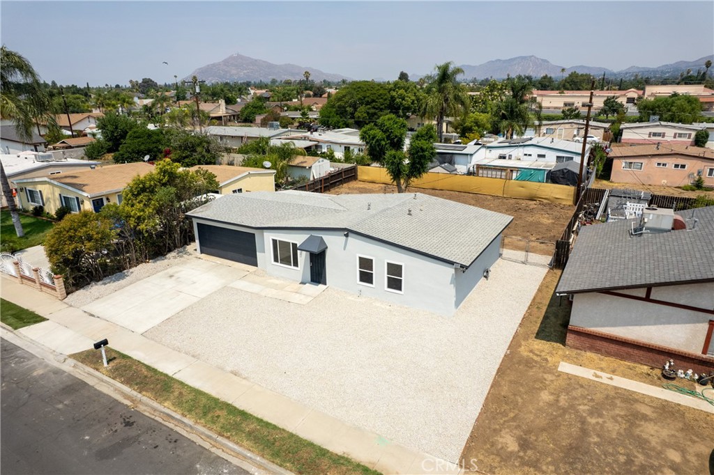 24800 Carolyn Avenue