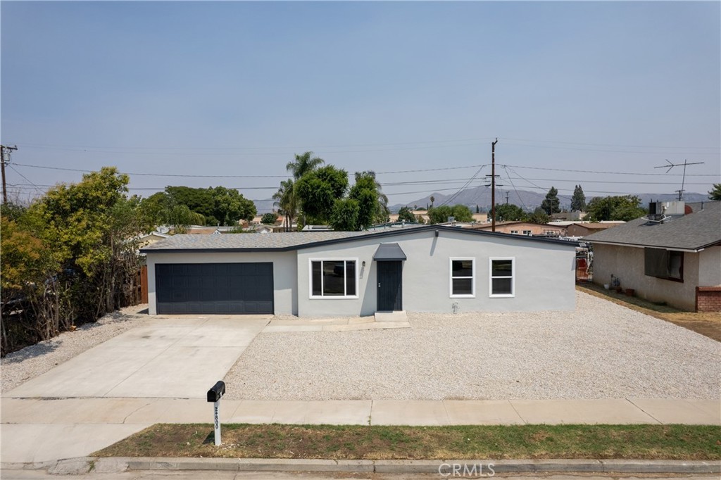 24800 Carolyn Avenue