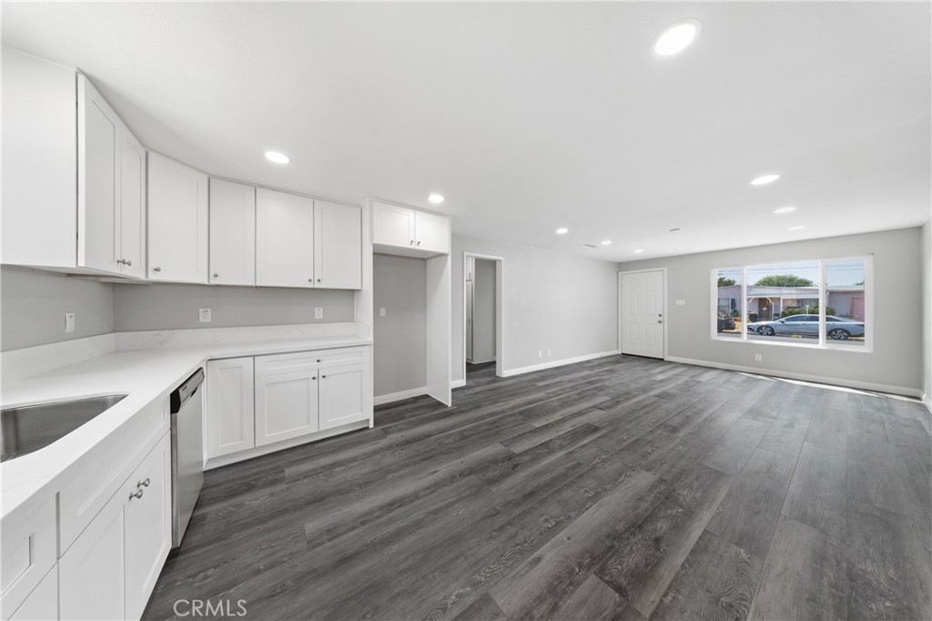 24800 Carolyn Avenue