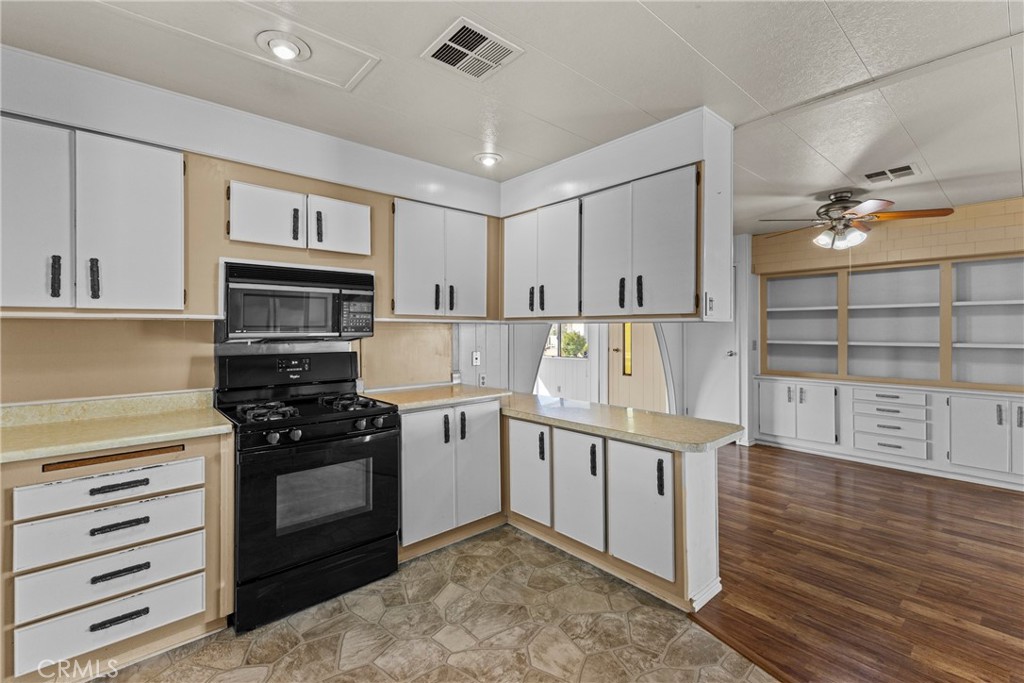 2230 Lake Park Dr. 106