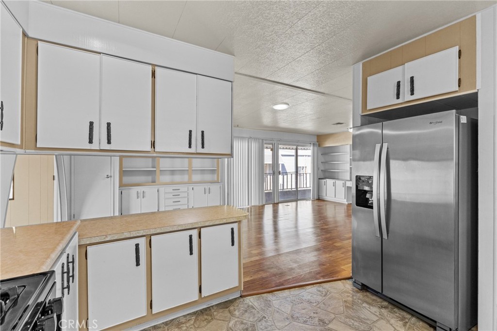 2230 Lake Park Dr. 106