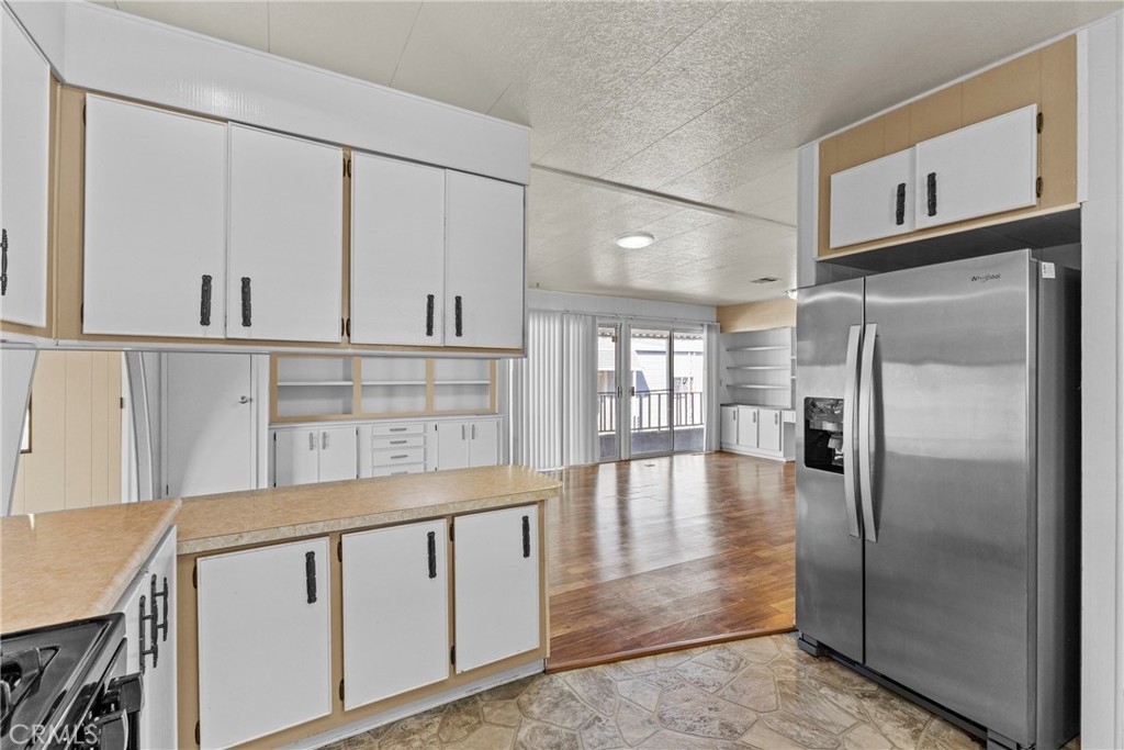 2230 Lake Park Dr. 106