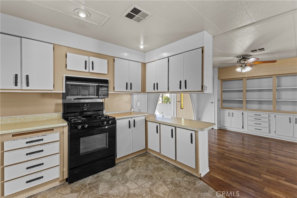 2230 Lake Park Dr. 106