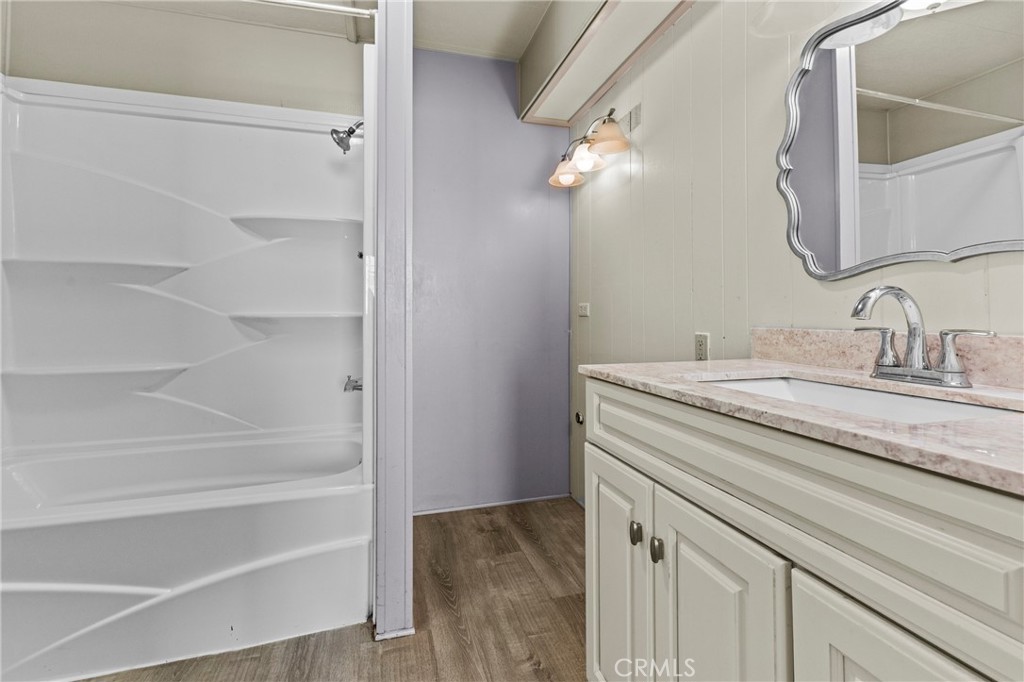 2230 Lake Park Dr. 106