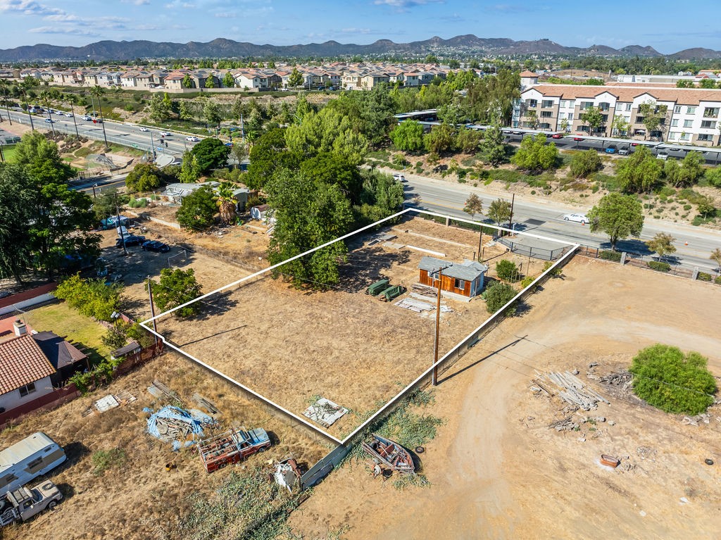 24409 Jefferson Avenue