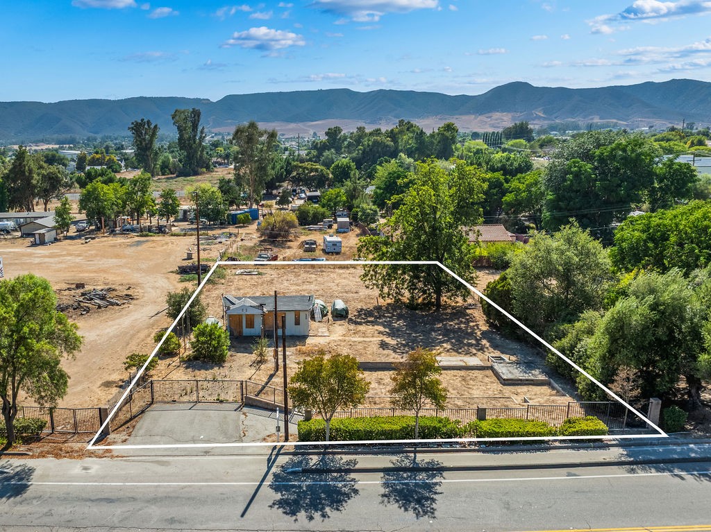 24409 Jefferson Avenue