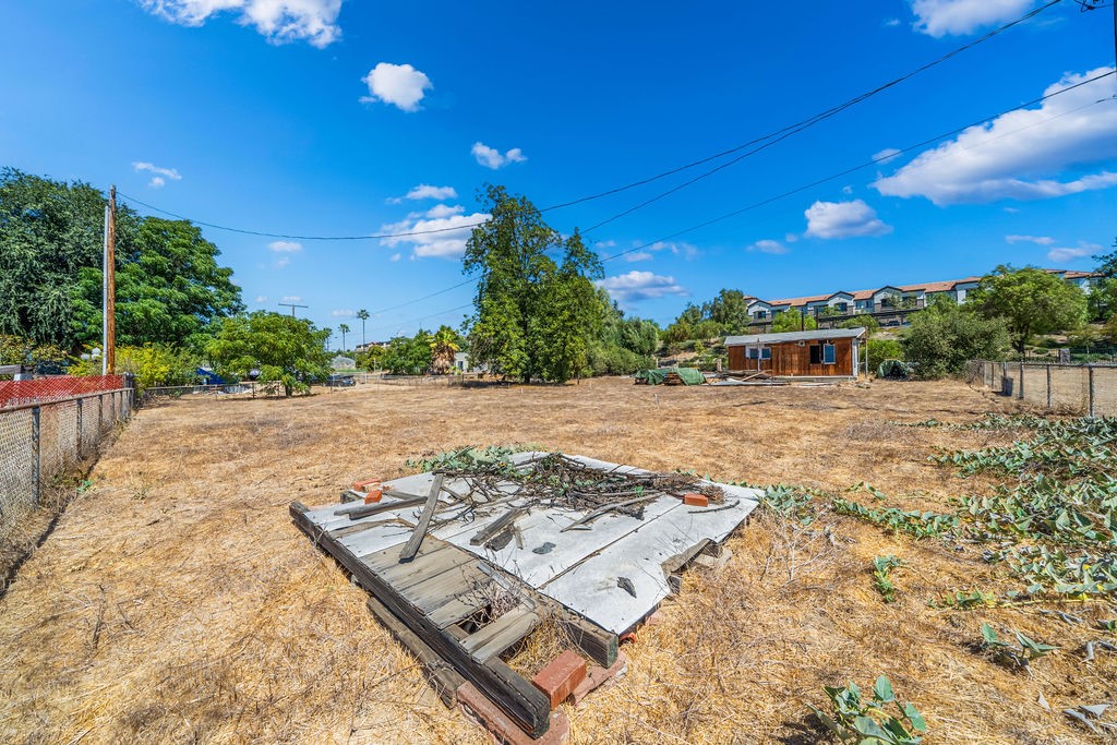 24409 Jefferson Avenue