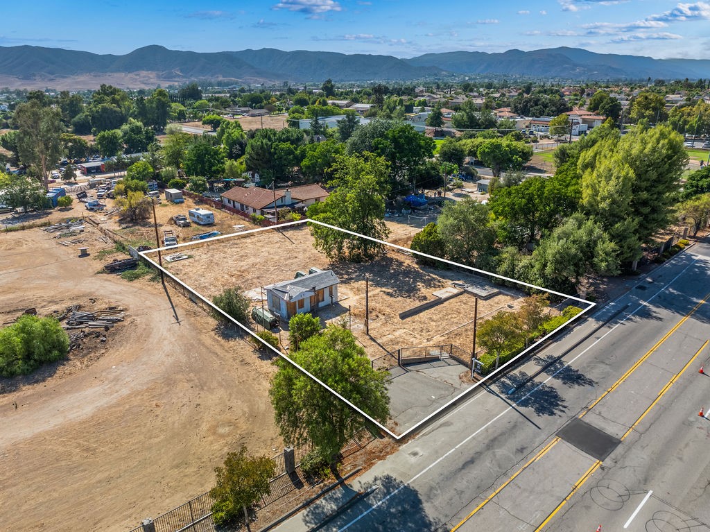 24409 Jefferson Avenue