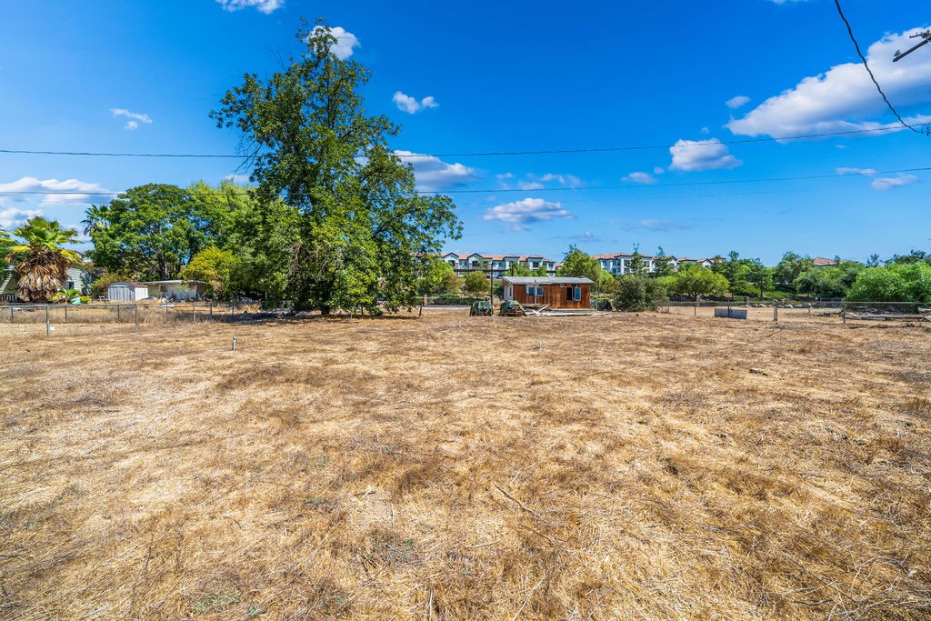 24409 Jefferson Avenue