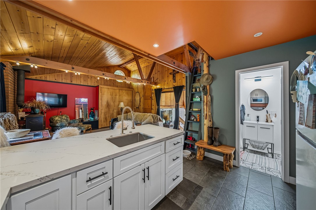 25106 Rim Rock Rd