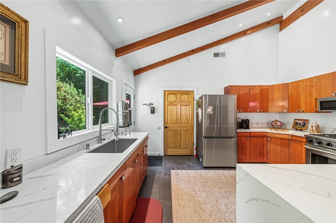 25106 Rim Rock Rd