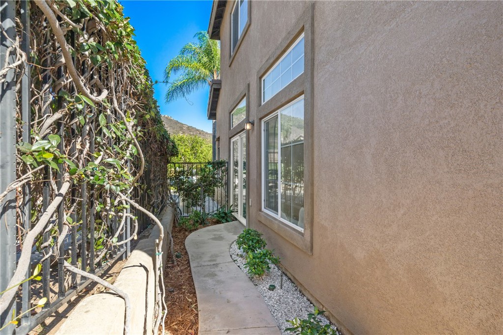 29818 Hillside View Ct