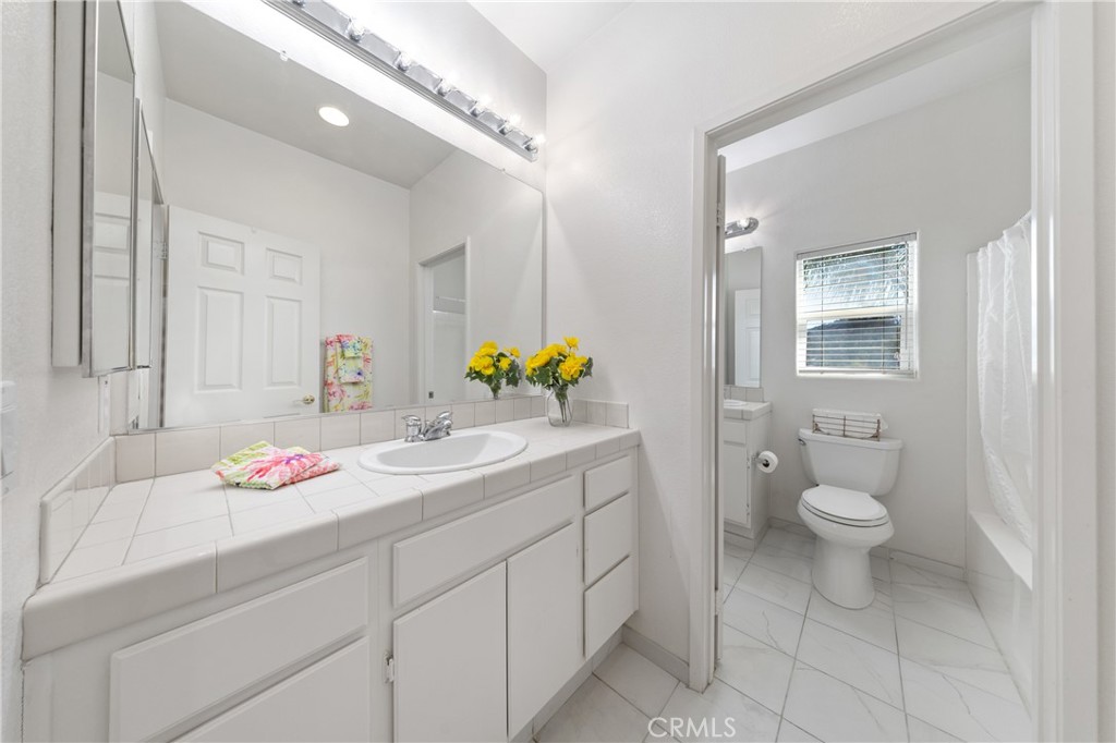 29818 Hillside View Ct