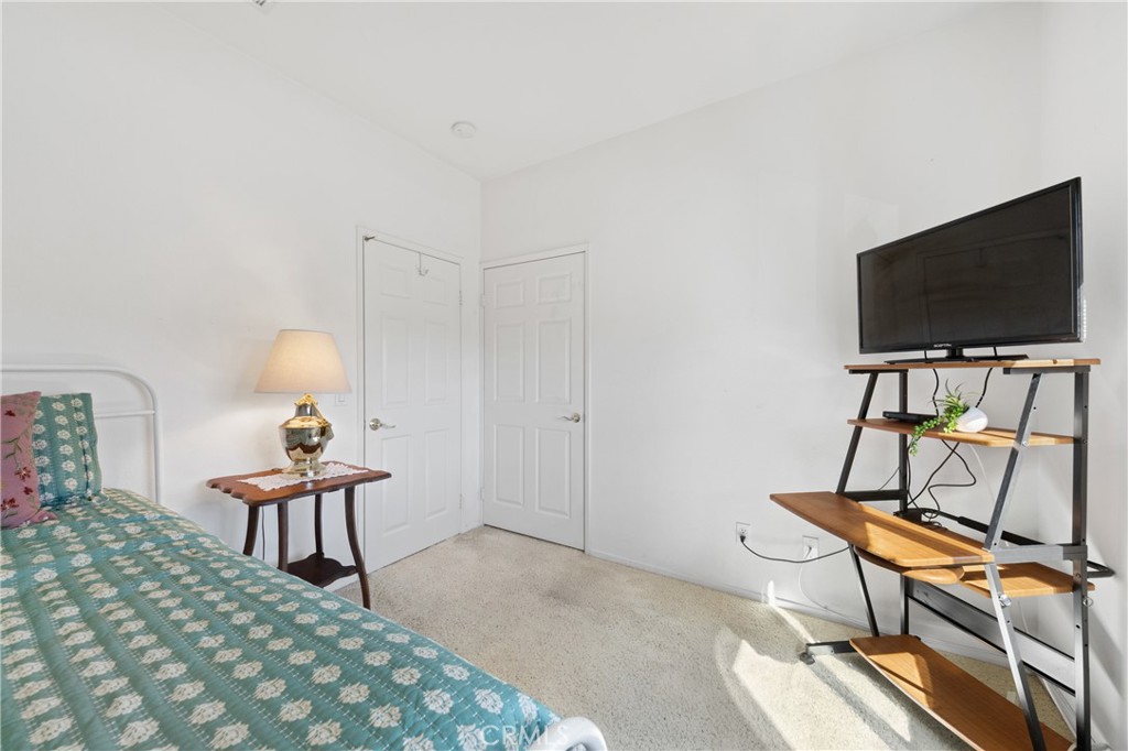 29818 Hillside View Ct