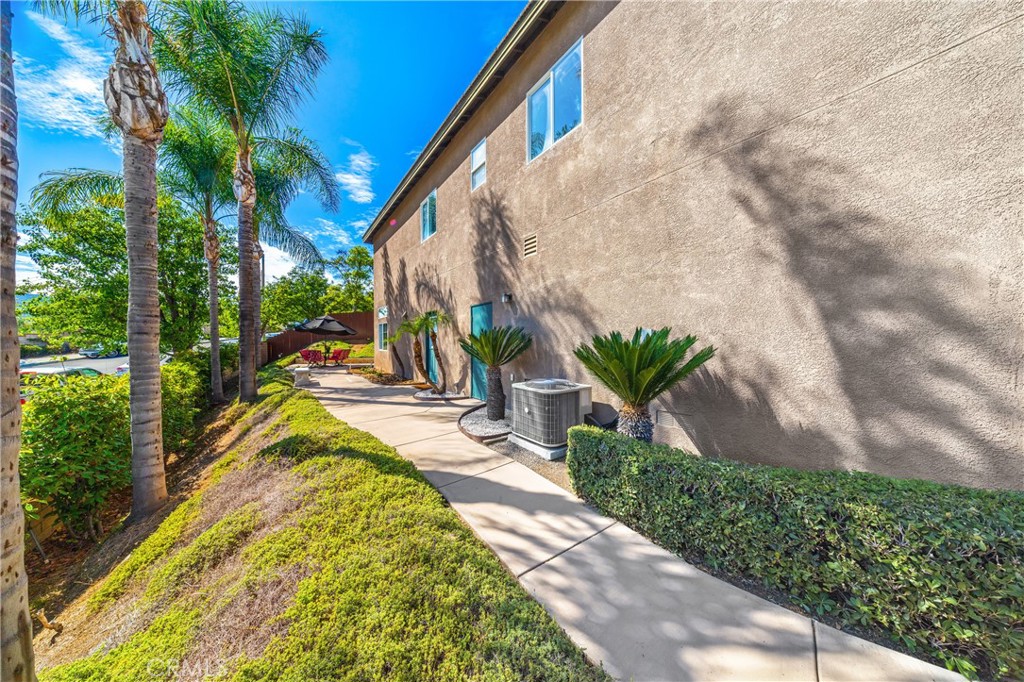 29818 Hillside View Ct