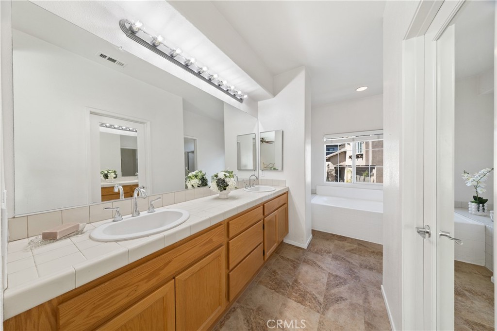 29818 Hillside View Ct