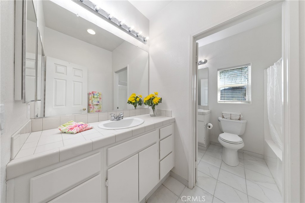 29818 Hillside View Ct