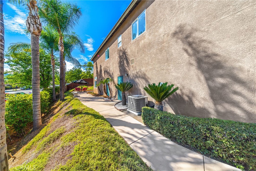 29818 Hillside View Ct