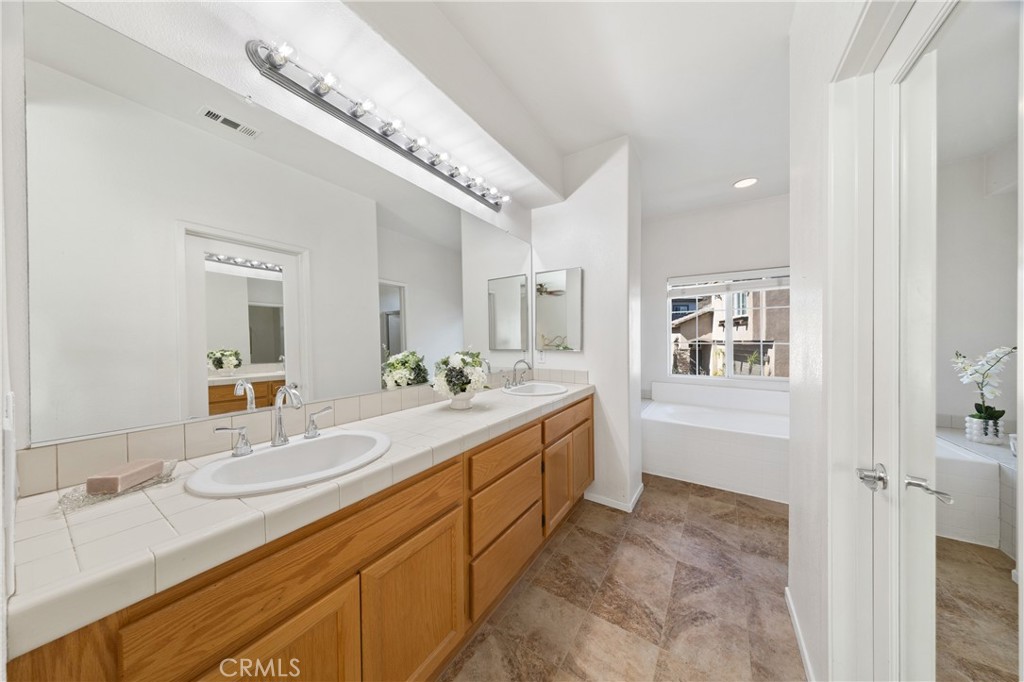 29818 Hillside View Ct