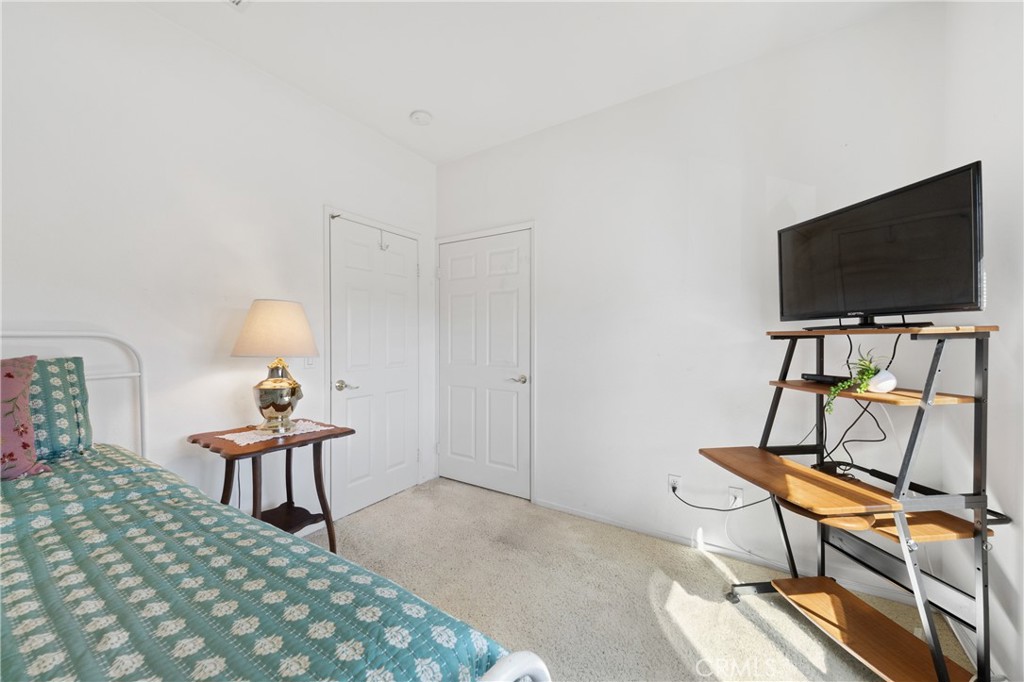 29818 Hillside View Ct