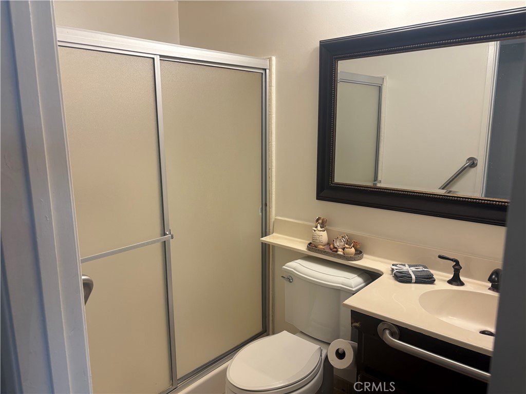 4902 Manzanita