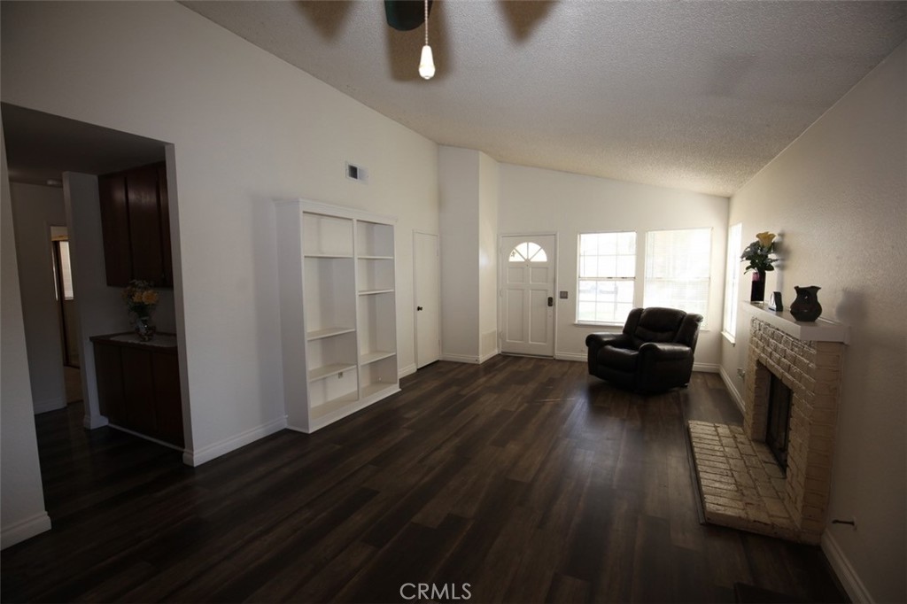 4902 Manzanita