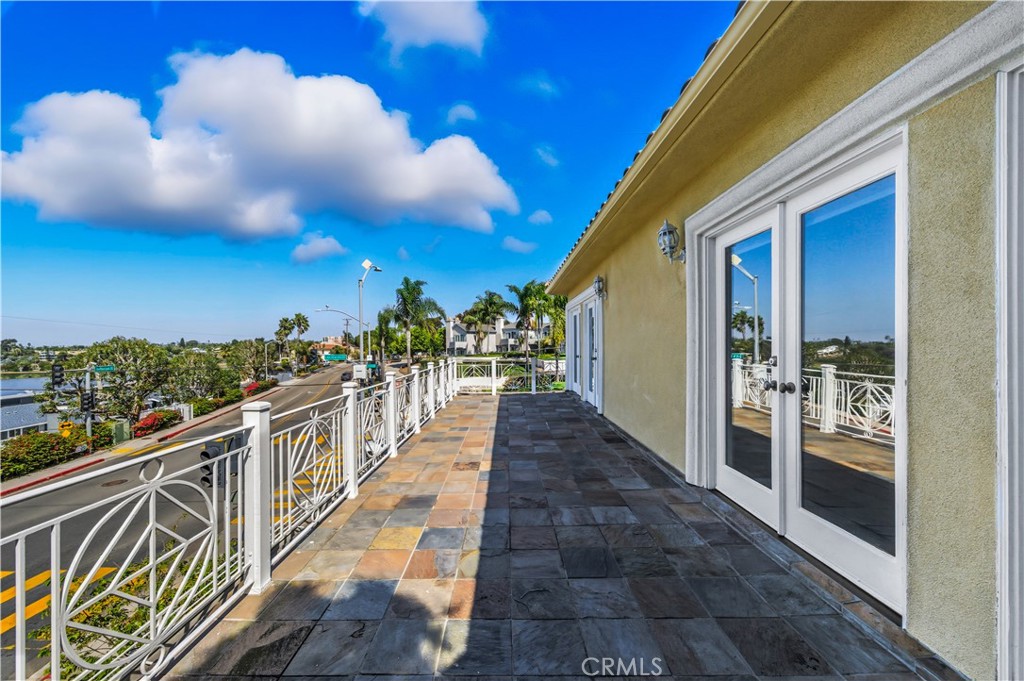 1107 Las Flores Drive