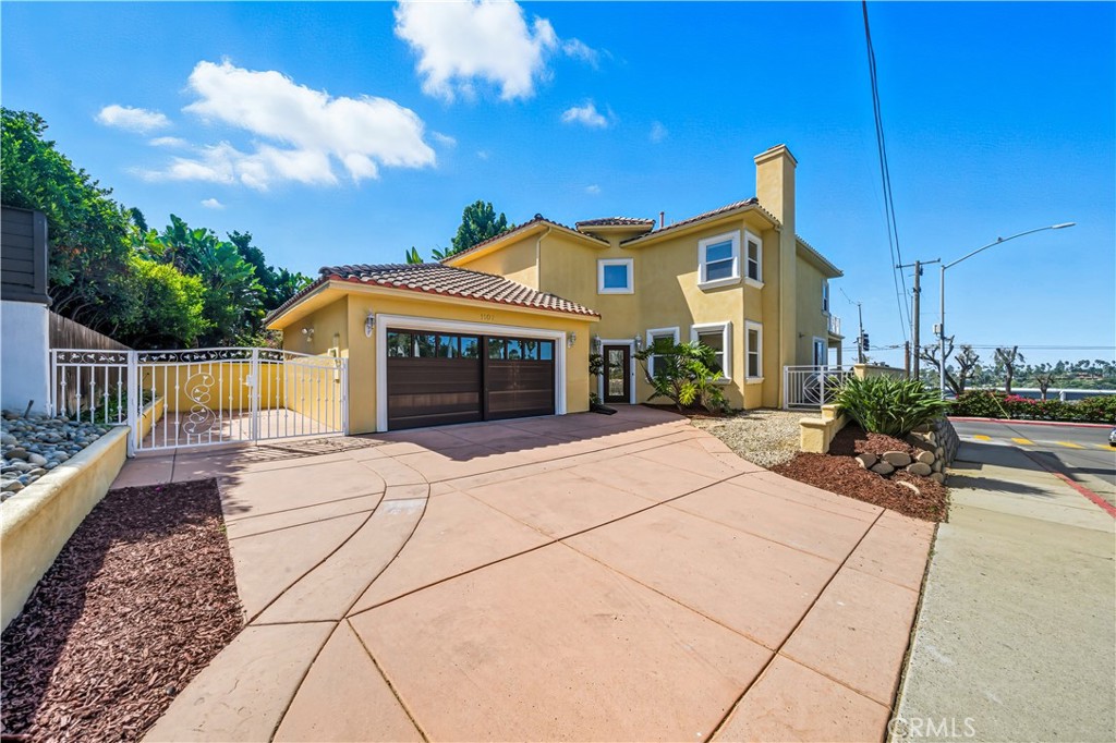 1107 Las Flores Drive