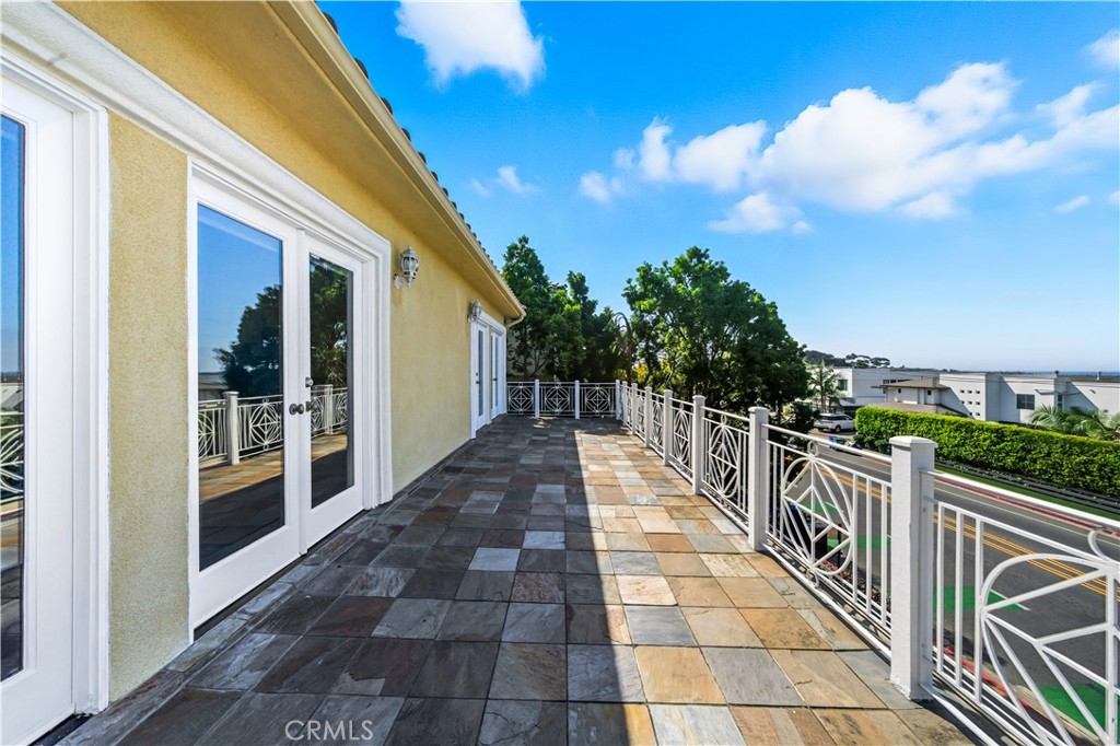 1107 Las Flores Drive