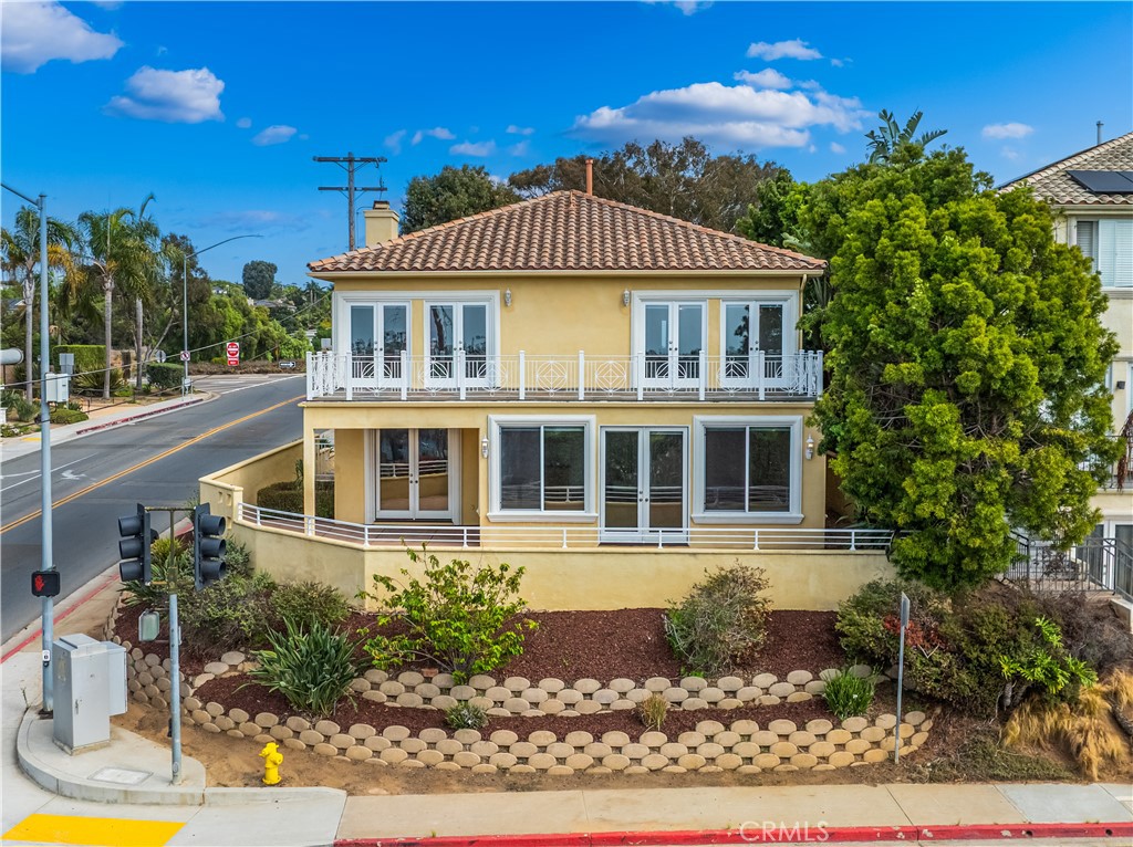 1107 Las Flores Drive