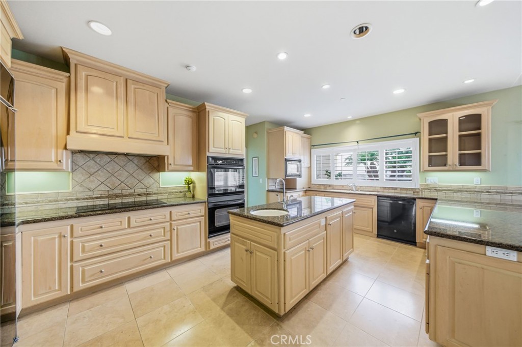 3995 Via Monte Alegre