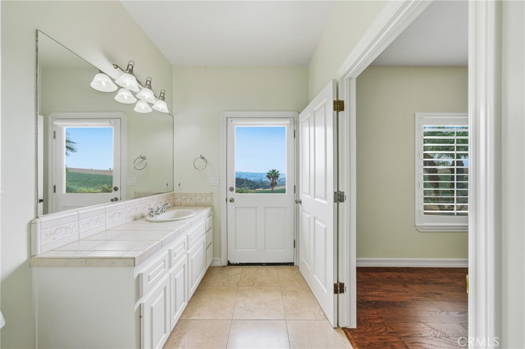 3995 Via Monte Alegre