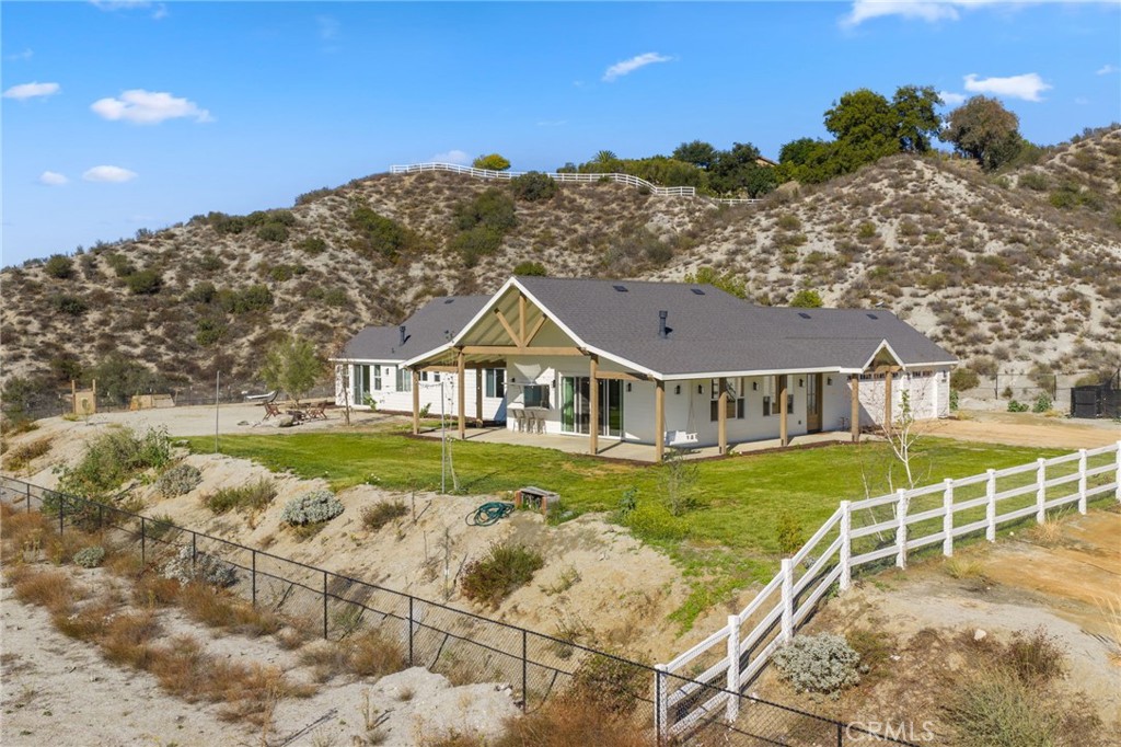 41950 Calle La Escondida