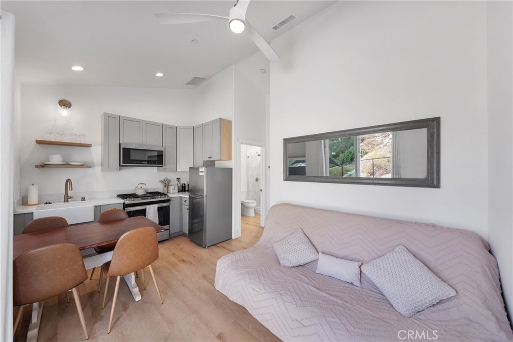 41950 Calle La Escondida