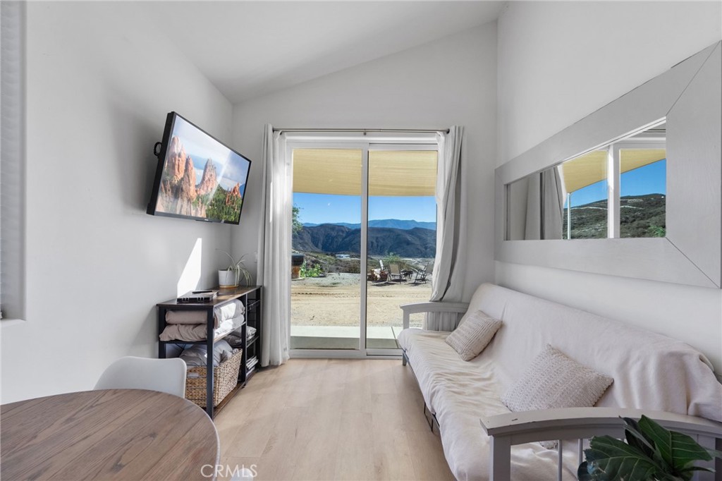 41950 Calle La Escondida