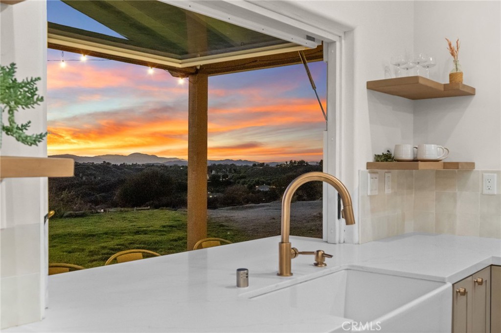 41950 Calle La Escondida