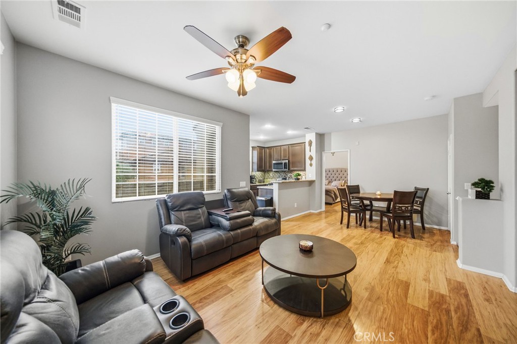 31154 Strawberry Tree 76