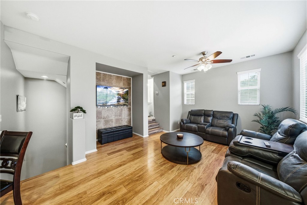 31154 Strawberry Tree 76