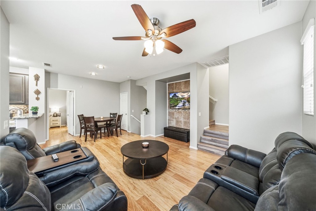 31154 Strawberry Tree 76