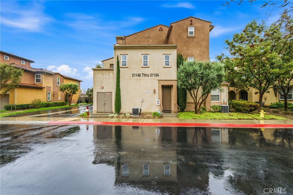 31154 Strawberry Tree 76