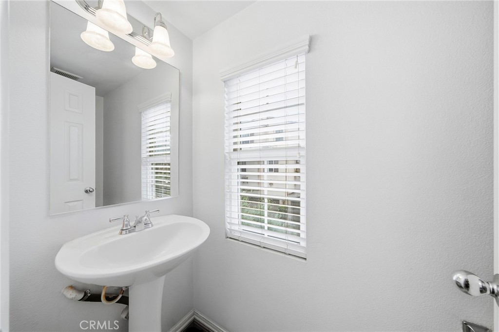 31154 Strawberry Tree 76