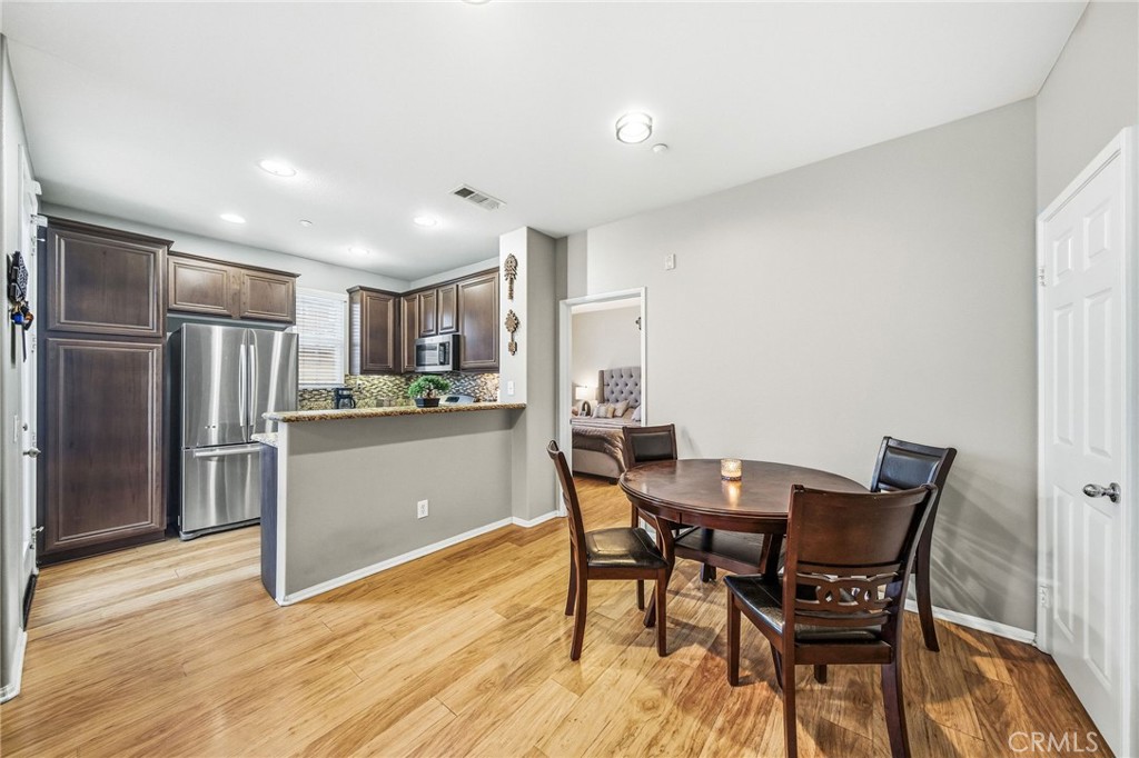 31154 Strawberry Tree 76