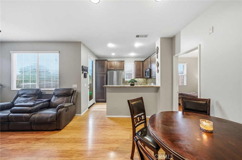 31154 Strawberry Tree 76